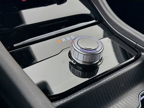 New 2025 Jeep Grand Cherokee Laredo image 16