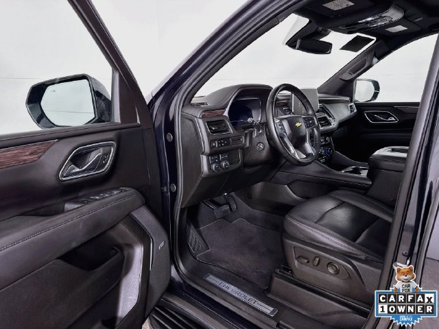 Used 2023 Chevrolet Tahoe LT w/ Luxury Package AWD/4WD image 3