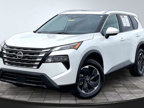 Certified 2024 Nissan Rogue SV w/ SV Premium Package FWD image 13