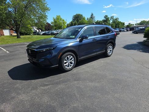 Used 2025 Honda CR-V LX image 3