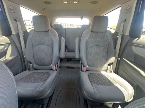 Used 2017 Chevrolet Traverse LT FWD image 12