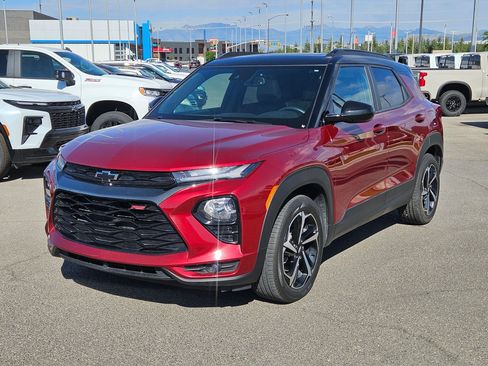 Used 2023 Chevrolet TrailBlazer RS w/ Sun and Liftgate Package FWD image 8