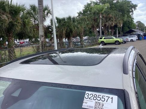 Used 2021 Audi e-tron Premium w/ Convenience Plus Package image 16