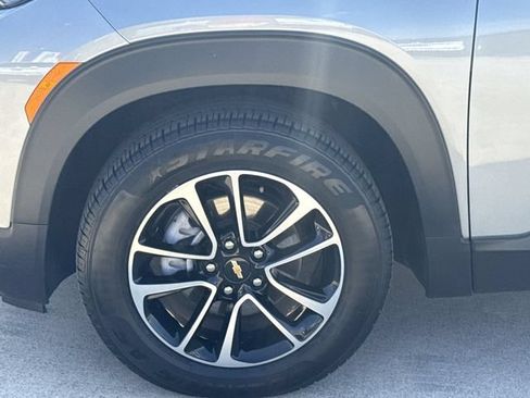 Used 2025 Chevrolet TrailBlazer LT FWD image 34