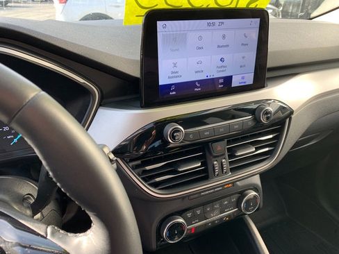 Used 2022 Ford Escape SE w/ SE Sport Appearance Package image 22