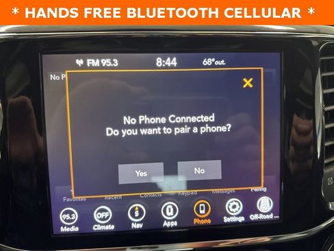 Used 2022 Jeep Grand Cherokee Limited w/ Tech Group image 15