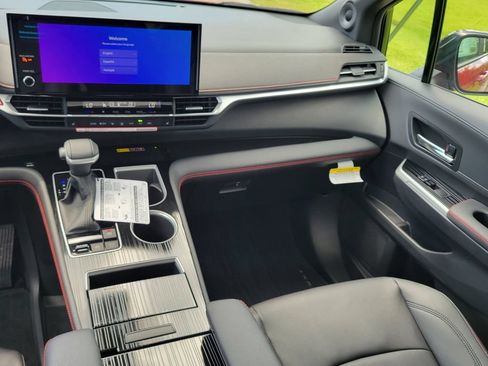 New 2026 Toyota Sienna XSE FWD image 28