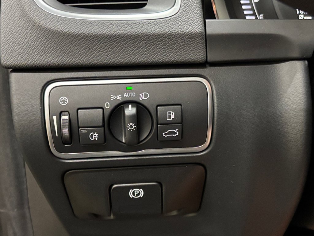Used 2017 Volvo S60 T5 Inscription AWD/4WD image 30
