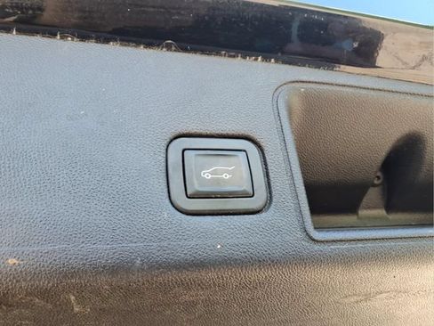 Used 2024 GMC Terrain SLT w/ Infotainment Package II AWD/4WD image 23