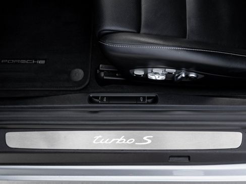 Certified 2018 Porsche 911 Turbo S image 23
