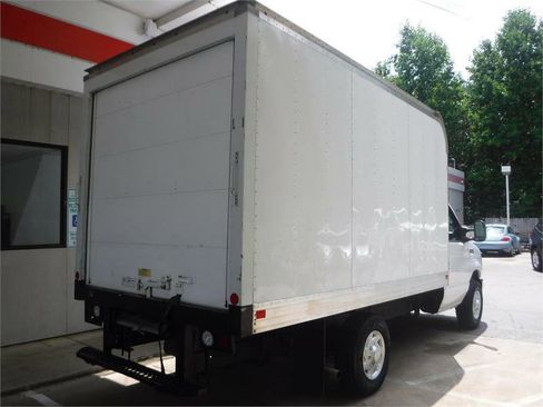 Used 2019 Ford E-350 and Econoline 350 Super Duty w/ Power Windows & Locks Group image 3