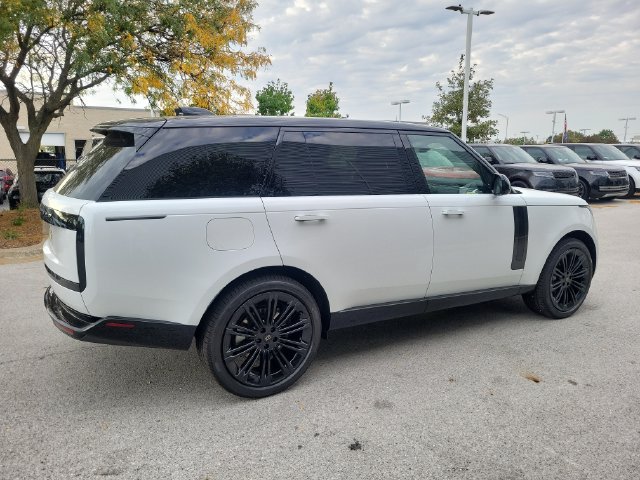 New 2027 Land Rover Range Rover Long Wheelbase SE AWD/4WD image 5