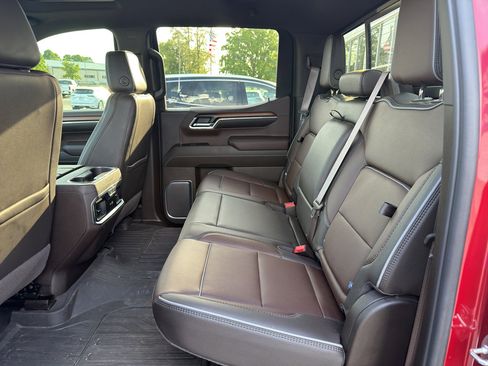 Used 2024 GMC Sierra 1500 Denali w/ Technology Package AWD/4WD image 9
