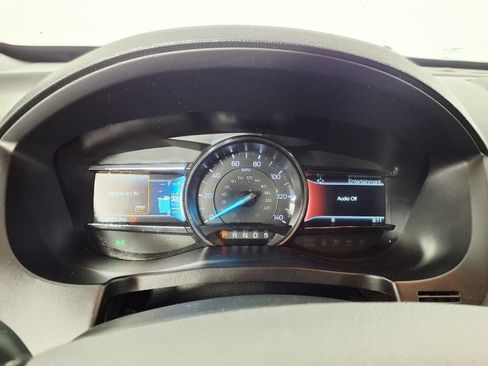 Used 2018 Ford Explorer XLT w/ Equipment Group 201A FWD image 19