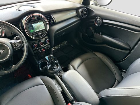 Used 2020 MINI Cooper 4-Door Hardtop w/ Storage Package image 23