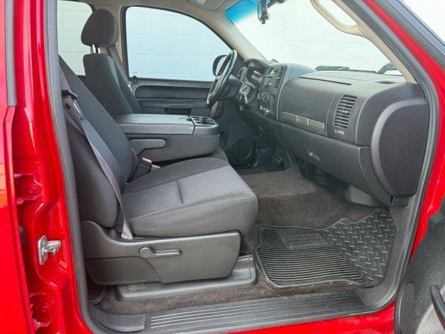 Used 2011 Chevrolet Silverado 2500 LT w/ Interior Plus Package AWD/4WD image 21