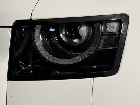 Used 2024 Land Rover Defender 130 X-Dynamic SE image 12