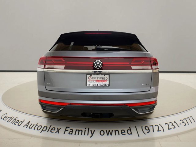Used 2025 Volkswagen Atlas Cross Sport SE AWD/4WD image 4