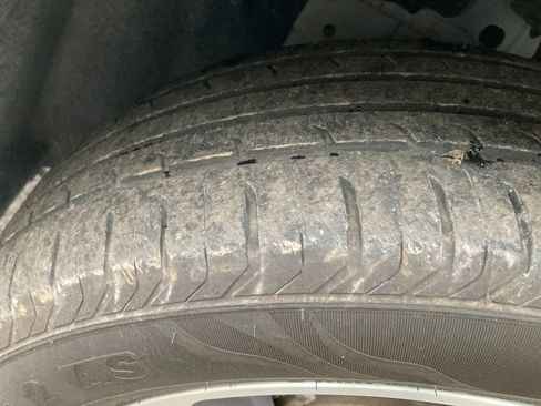 Used 2021 Jeep Cherokee Limited image 32