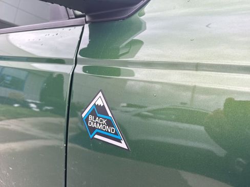 Certified 2024 Ford Bronco Black Diamond image 12