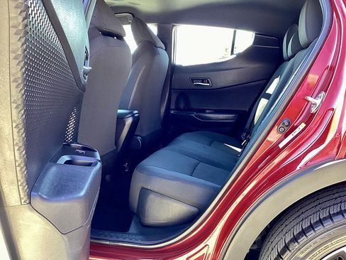 Used 2019 Toyota C-HR XLE image 14