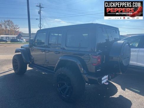 Used 2021 Jeep Wrangler Unlimited Sahara image 3