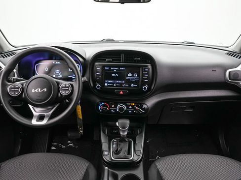 Used 2025 Kia Soul LX FWD image 15