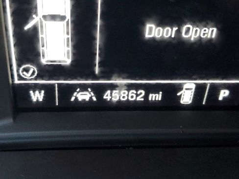 Used 2022 Chevrolet Traverse LS image 31