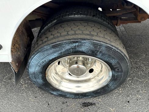 Used 2012 Ford F550 2WD Regular Cab Super Duty w/ Payload Upgrade Pkg image 9