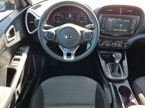 Used 2021 Kia Soul S image 11