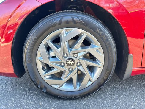 Certified 2024 Hyundai Elantra SEL FWD image 24
