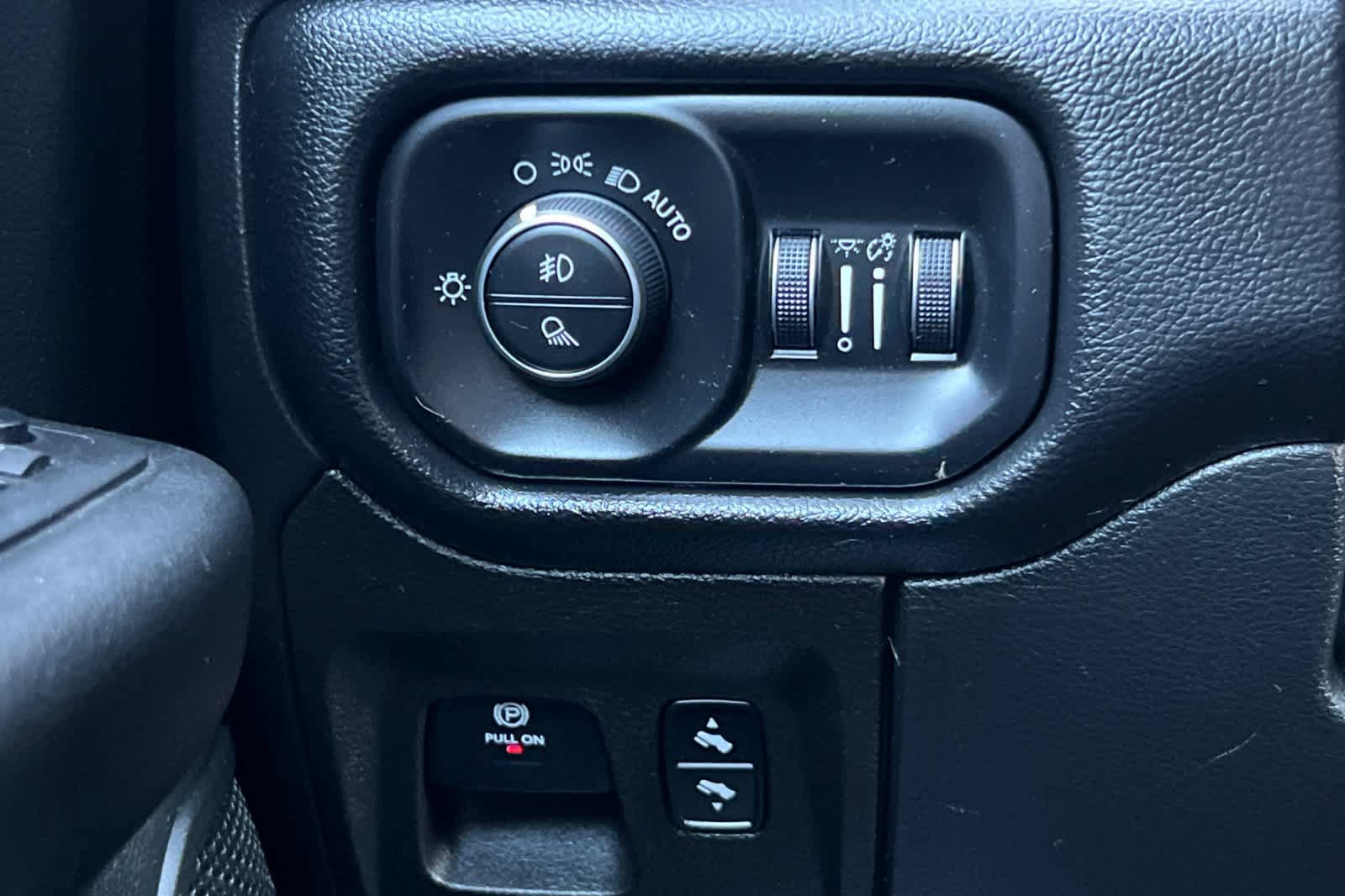 Used 2019 RAM 1500 Big Horn RWD image 29