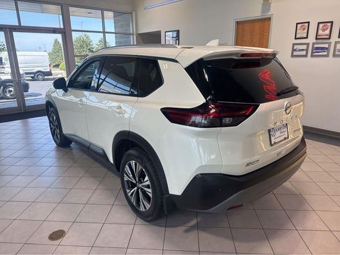 Used 2021 Nissan Rogue SV AWD/4WD image 9