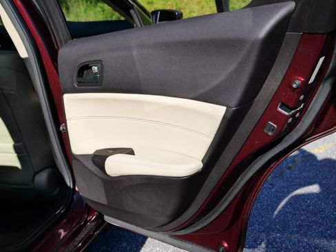 Used 2013 Acura ILX w/ Technology Package image 26