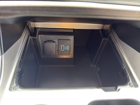 Used 2020 Ford Explorer XLT w/ Equipment Group 202A image 21