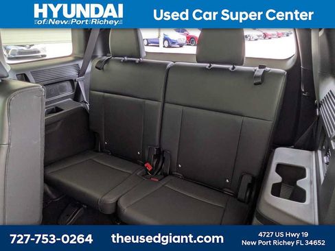 Used 2024 Hyundai Santa Fe SEL FWD image 16