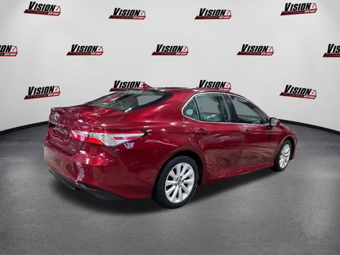 Used 2020 Toyota Camry LE image 5