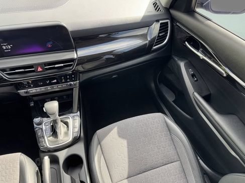 Used 2024 Kia Seltos S AWD/4WD image 18
