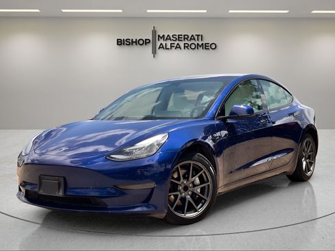 Used 2023 Tesla Model 3 Standard Range RWD image 2