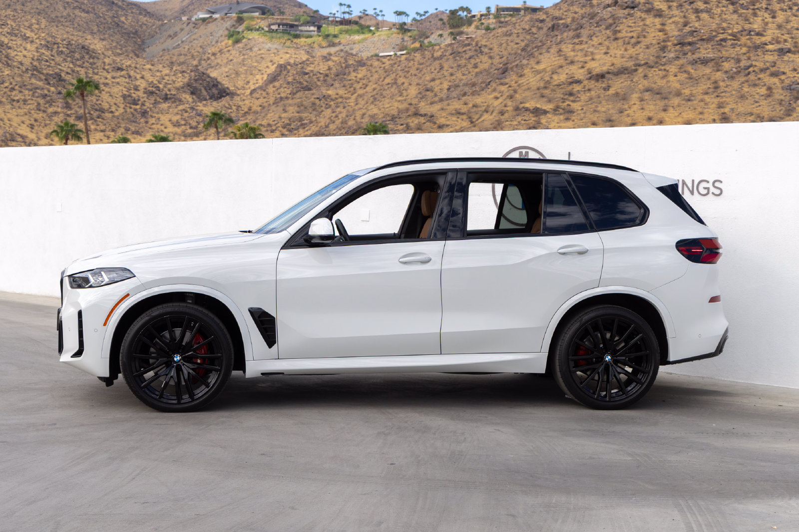 Certified 2024 BMW X5 xDrive40i w/ M Sport Package AWD/4WD image 3
