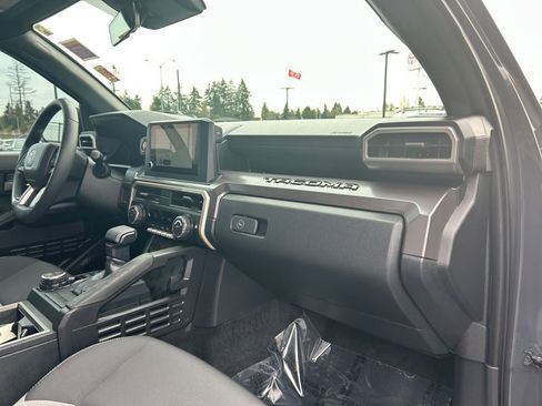 Used 2025 Toyota Tacoma TRD Sport image 26