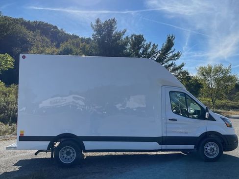 New 2025 Ford Transit 350 DRW AWD image 7