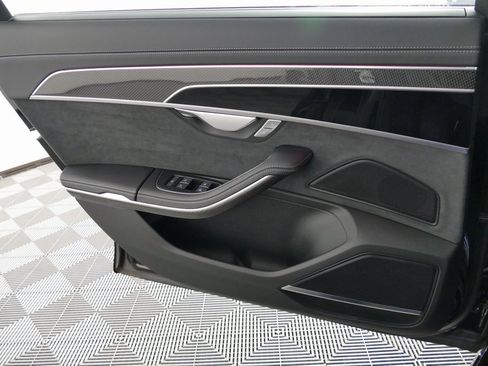 Used 2022 Audi S8 image 28