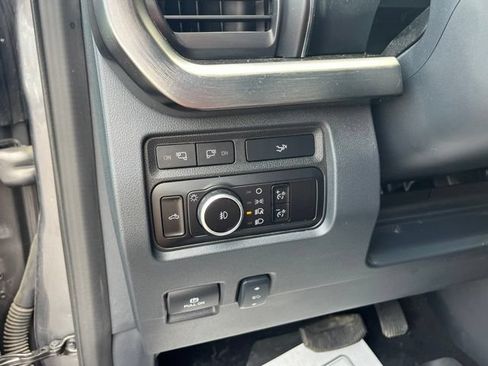 Used 2023 Ford F250 Lariat w/ Lariat Ultimate Package AWD/4WD image 25