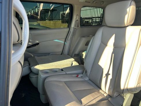 Used 2012 Nissan Quest LE FWD image 14