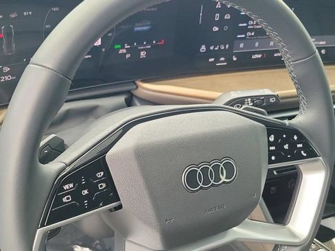 Certified 2025 Audi Q5 Premium w/ Premium Plus AWD/4WD image 20