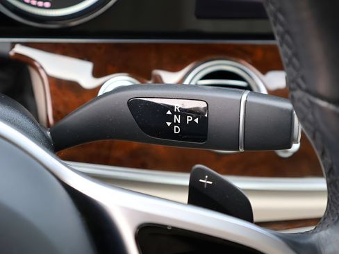 Used 2019 Mercedes-Benz E 300 4MATIC image 35