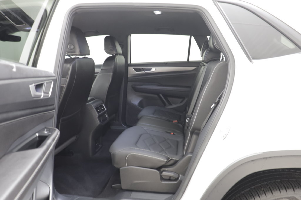 Certified 2024 Volkswagen Atlas Cross Sport SE AWD/4WD image 12
