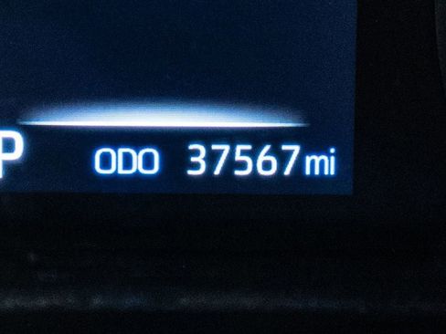 Used 2021 Toyota RAV4 LE image 24