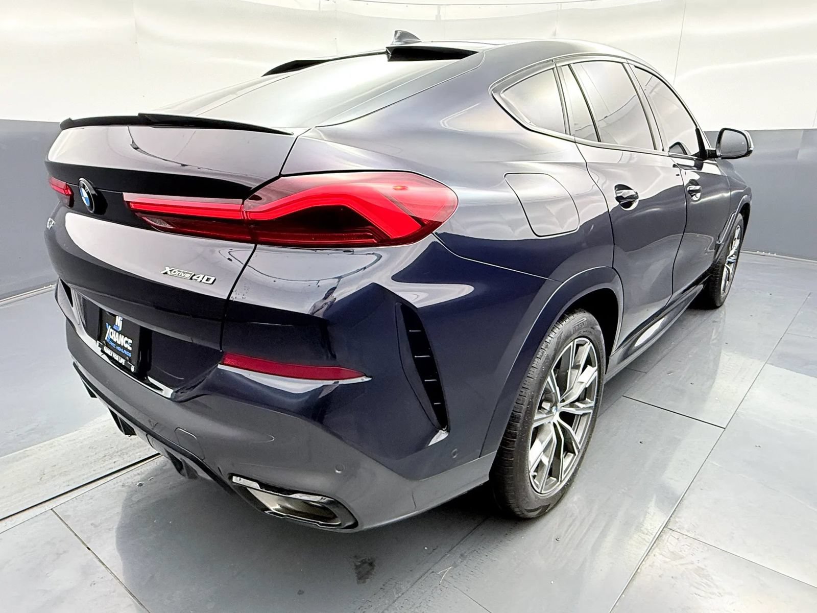 Used 2023 BMW X6 xDrive40i w/ M Sport Package AWD/4WD image 7